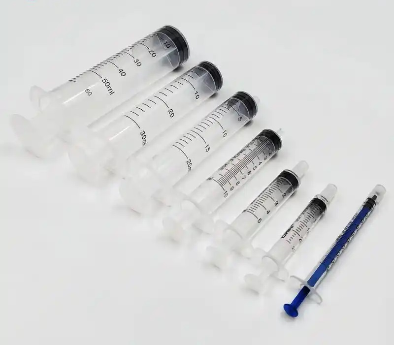 Disposable sterile syringe